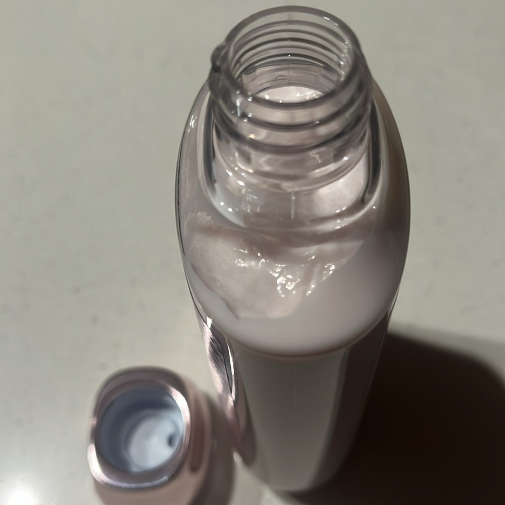 Bath & Body Works - A Thousand Wishes - daily nourishing body lotion - Picture 5 of 7